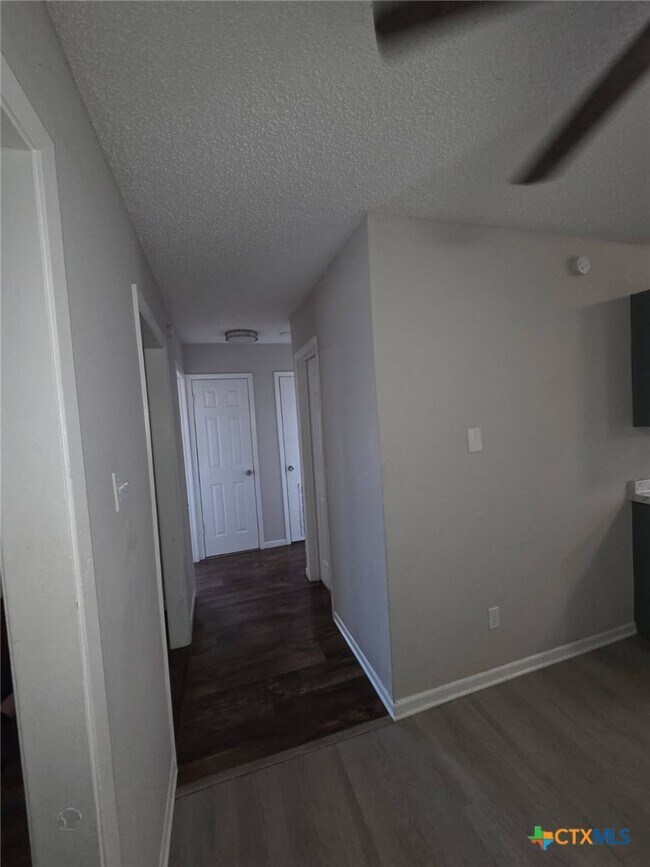 Foto del edificio - 4302 Lake Rd