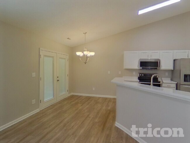 Foto del edificio - 1533 Moss Creek Dr