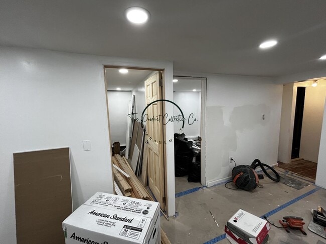 Building Photo - 125 E 39th St