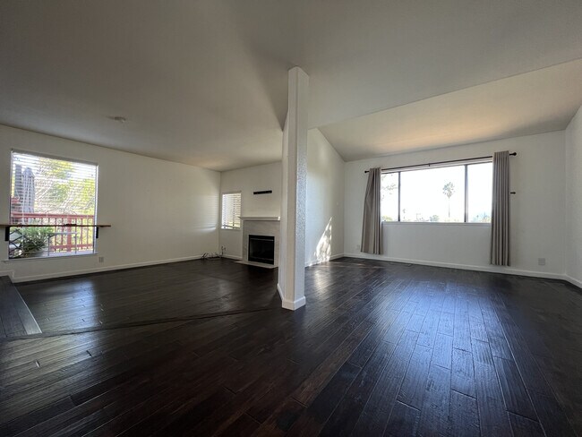 Building Photo - 420 Branham Ln E