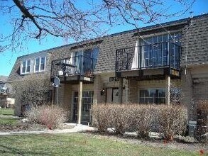 Building Photo - 1125 Pleasant Run Dr