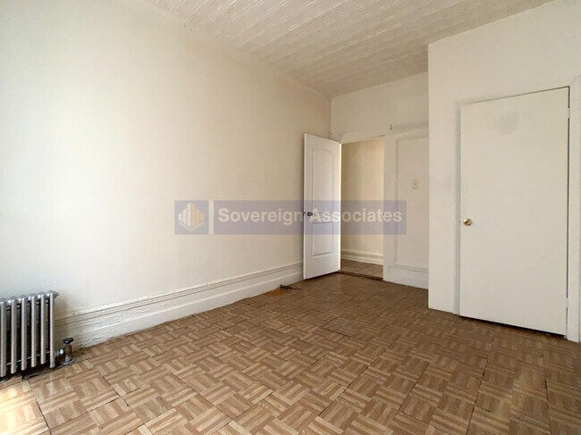 Foto del edificio - 121 Post Avenue