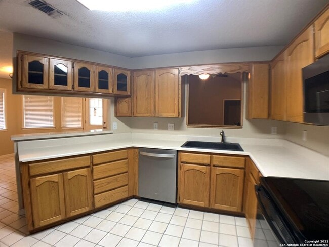 Building Photo - 1128 Camellia Ln