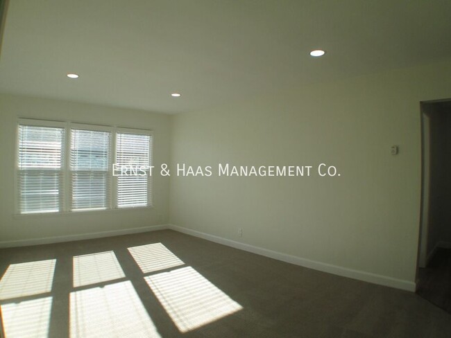 Building Photo - Lovely 1 Bedroom Apartment in Prime Bixby ...