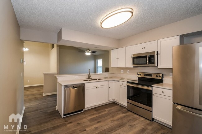 Building Photo - 6949 Huntington Woods Cir W
