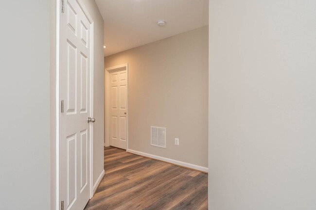 Foto del edificio - Eastgate Square 4 Bed 3.5 Bath Townhome