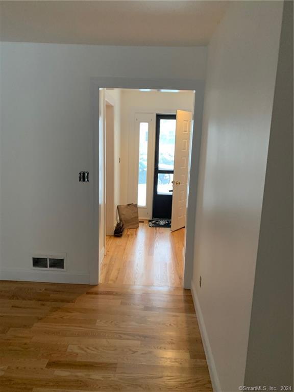 Building Photo - 211 Fox Run