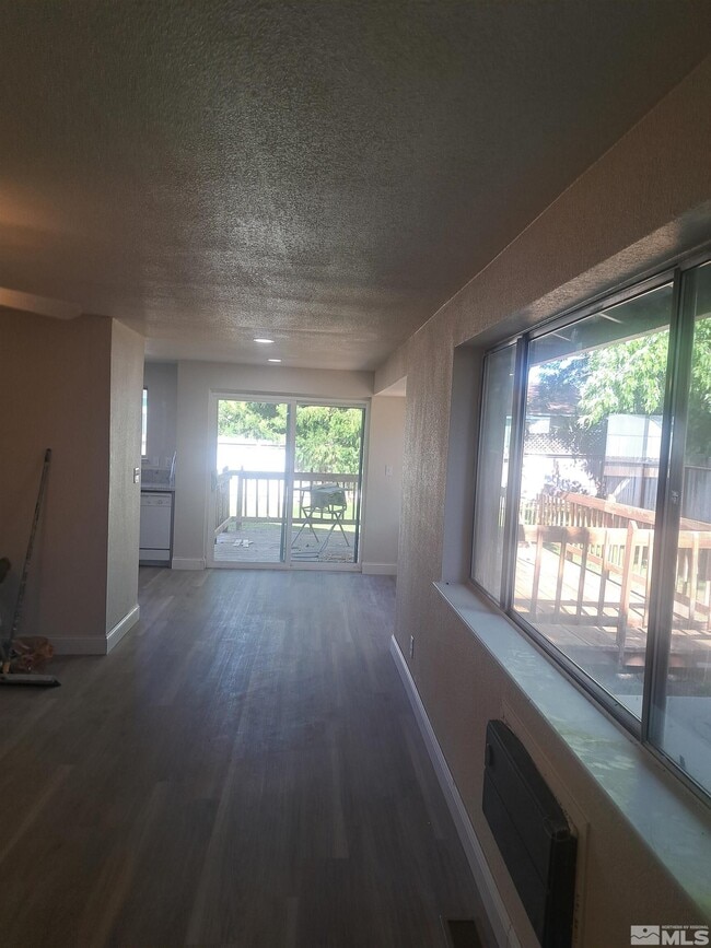 Building Photo - 748 Hornet Dr
