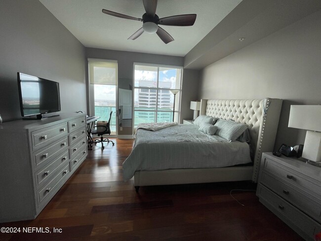 Foto del edificio - 1431 Riverplace Blvd