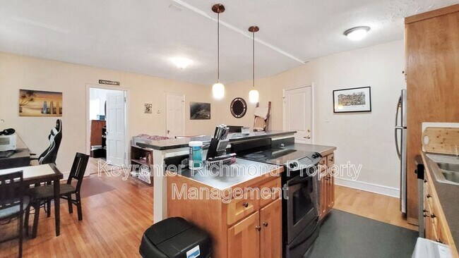 Foto del edificio - 2705 Hanover Ave