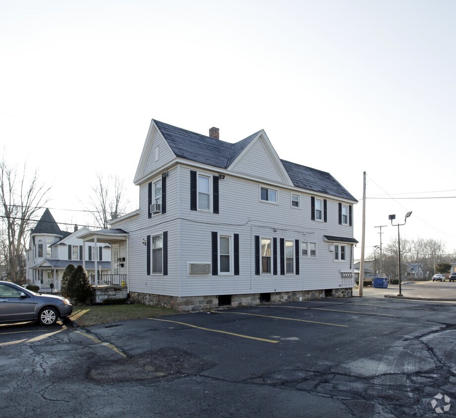 Building Photo - 707 Deer St