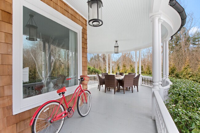 Building Photo - 2623 Montauk Hwy
