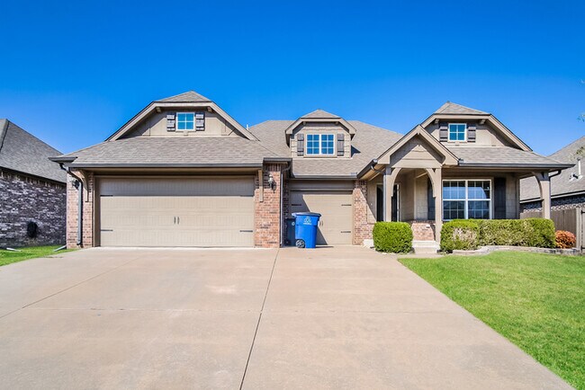 Building Photo - Wonderful Tulsa Home!!