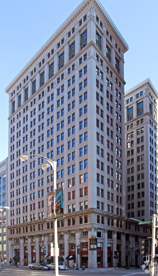 Building Photo - Marquette Apartments