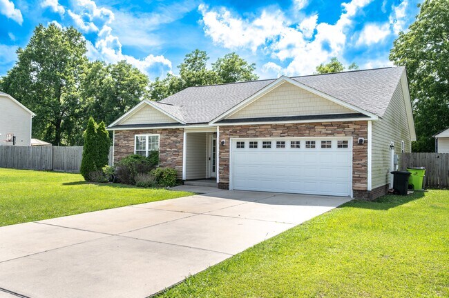 Foto del edificio - 103 Perry Meadows Dr