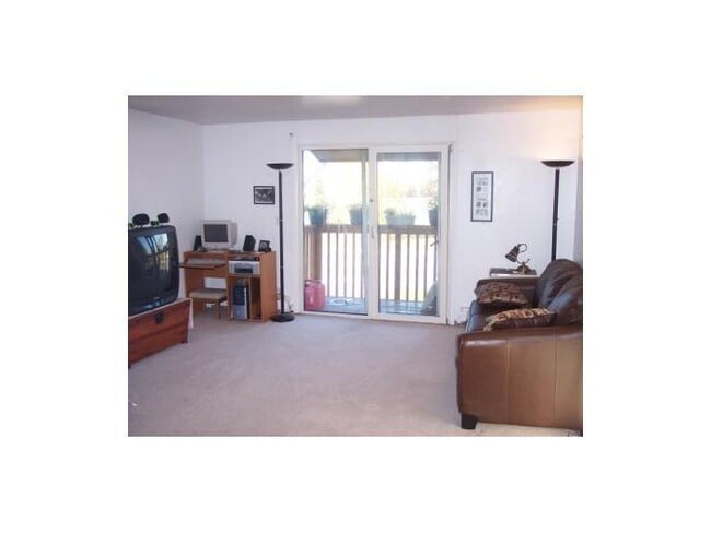 Foto del edificio - 2213 Lathrop St