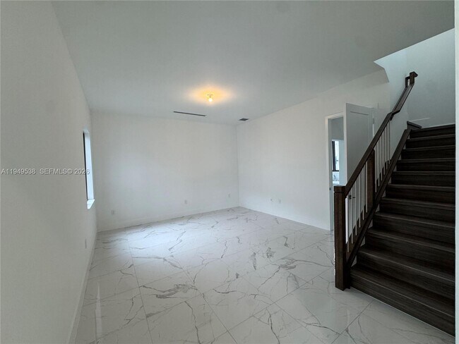 Foto del edificio - 19670 NE 14th Ct