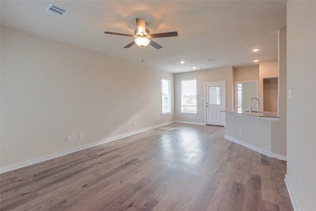 Building Photo - 1500 Lk Rdg Dr