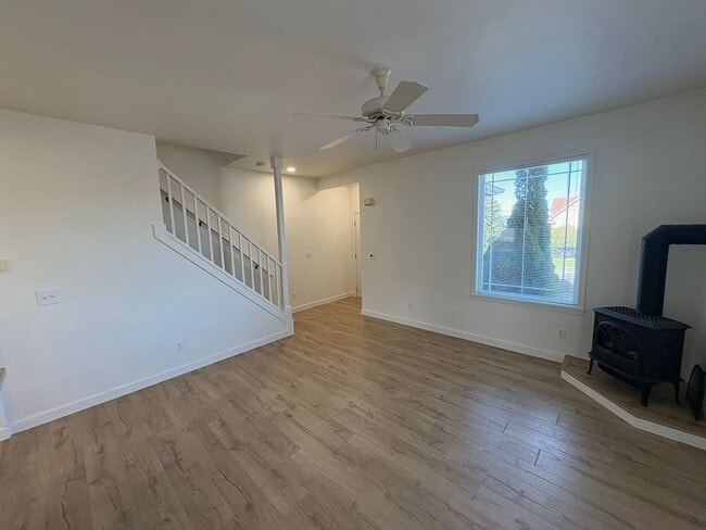 Building Photo - 1315-1315 5th St