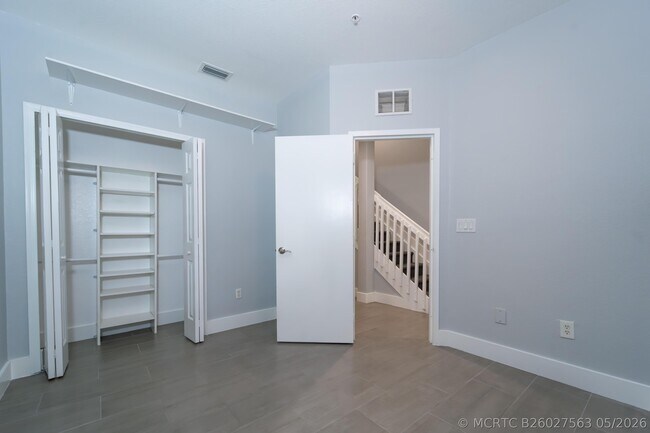 Building Photo - 3515 Shoma Dr