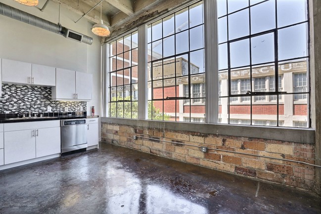 Lots of Natural Lighting! - Futura Lofts