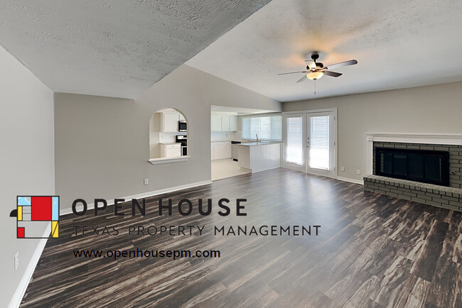 Building Photo - 1806 Castille Dr Carrollton