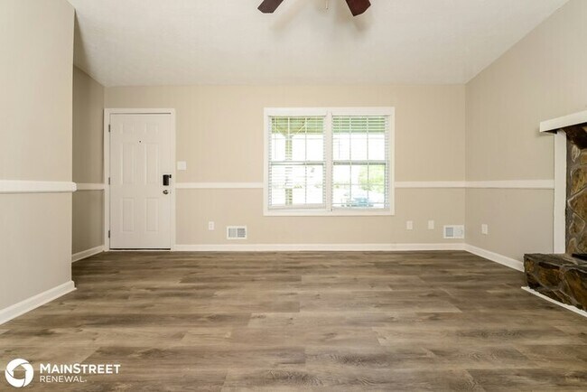 Building Photo - 8150 Flamingo Dr, Jonesboro, GA 30238