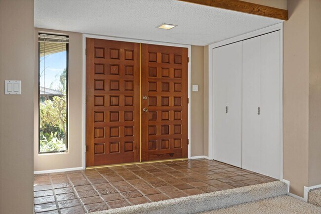 Foto del edificio - 7808 Selkirk Dr