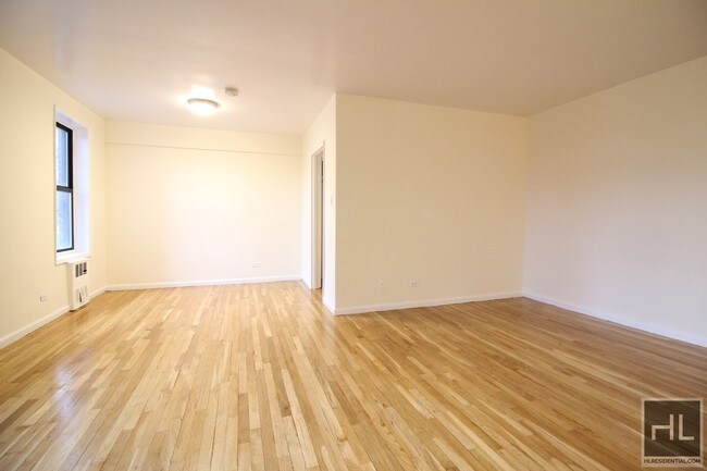Foto del edificio - 8340 Britton Ave