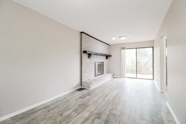 Building Photo - 3724 Cliffwood Ct