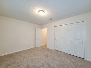 Building Photo - 2503 Holly Ave