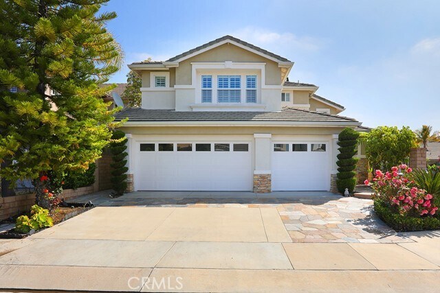 Building Photo - 27946 Greenlawn Cir