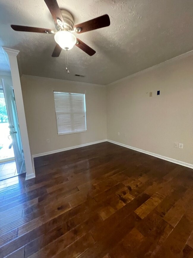 Foto del edificio - MOVE IN READY