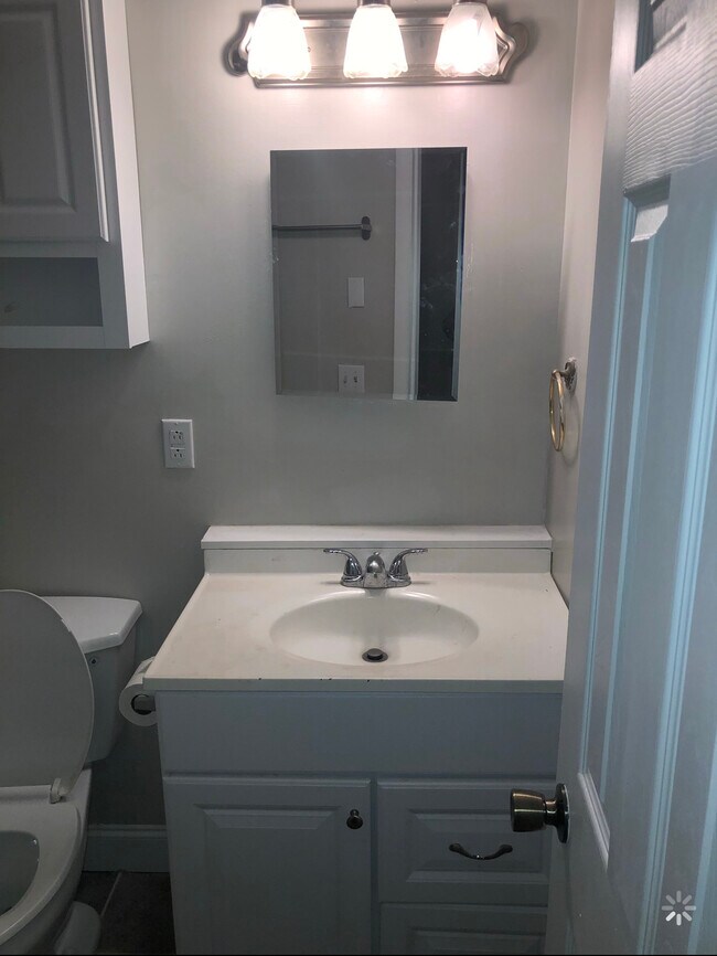 Foto del edificio - 906 Sanborn St