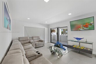 Building Photo - 5415 Collins Ave