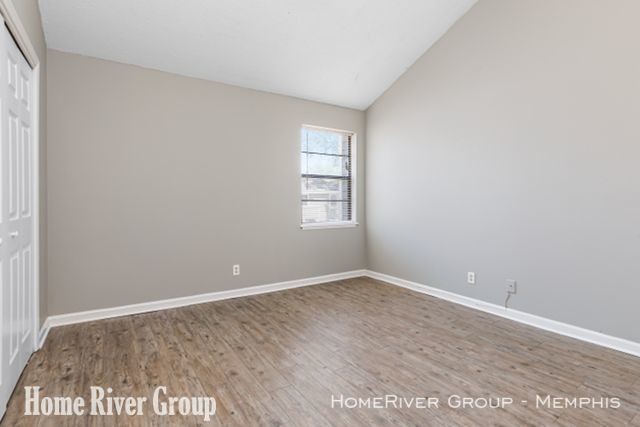Foto del edificio - 2 bedroom coming soon to Riverbend!