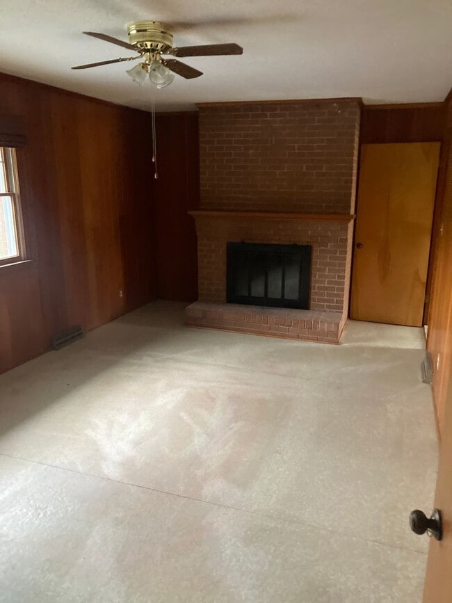 Foto del edificio - 669 McGregor Rd