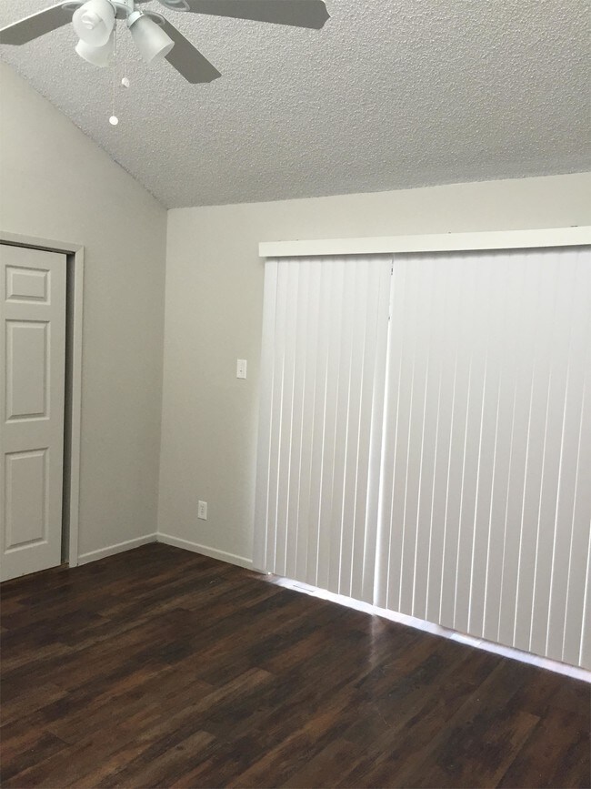 Foto del edificio - 4235 NW Loop 410