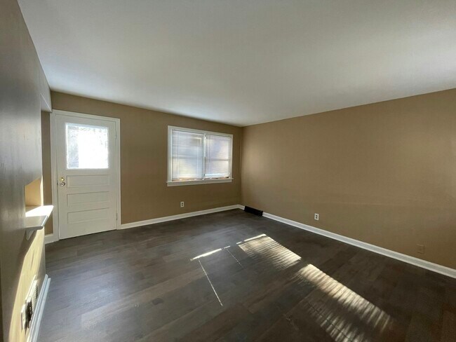 Foto del edificio - 4273 Delridge Dr