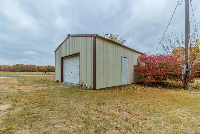 Building Photo - 2 bedroom 1 bathroom mobile home for rent