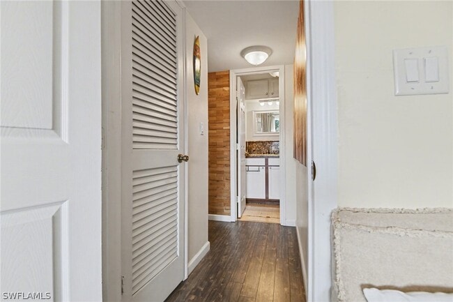 Foto del edificio - 200 Forest Lakes Blvd