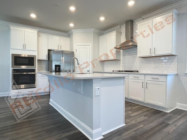 Foto del edificio - Amazing 4 Bedroom, 2.5 Bathroom Home with 1st Floor Primary Bedroom Suite, High Speed Internet, a...