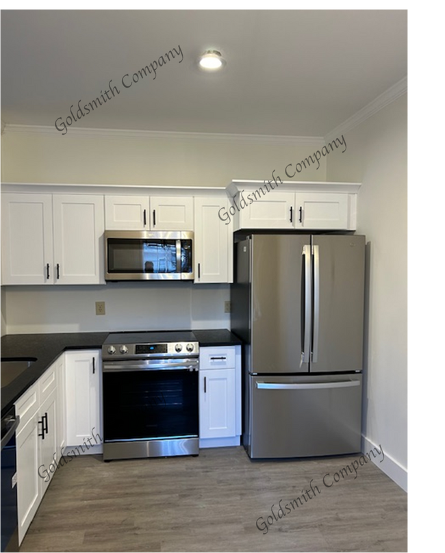 Building Photo - Newly Renovated Duplex in Cherrydale Area