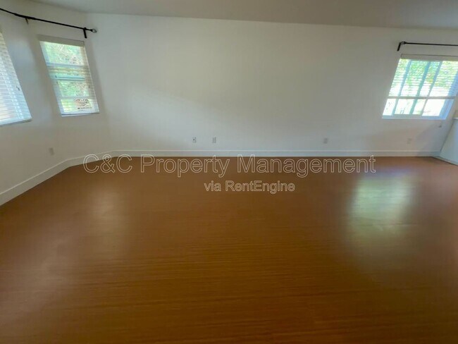 Foto del edificio - 23357 Glenn Ellen Way