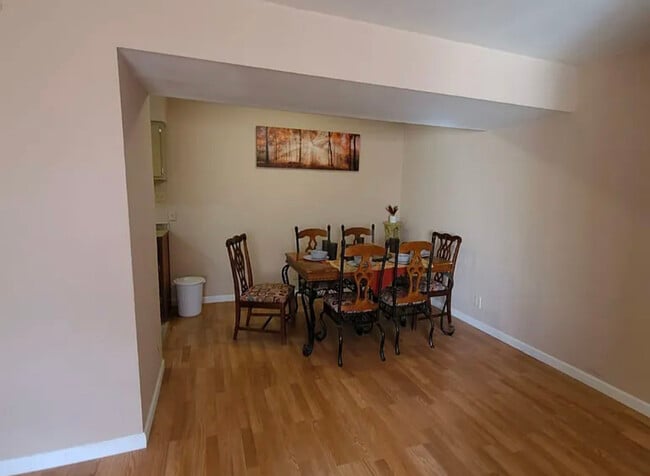 Building Photo - 2304 Shidler Dr