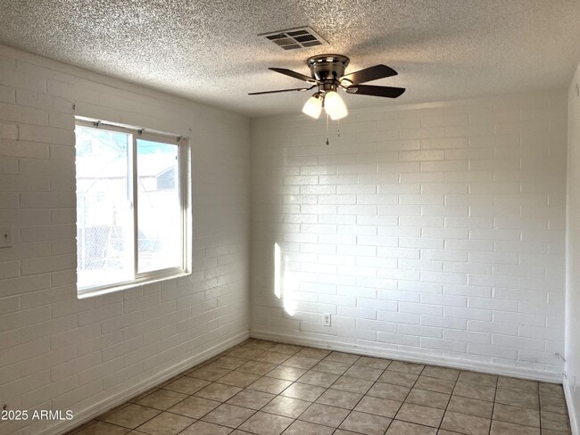 Building Photo - 3128 W Pima St