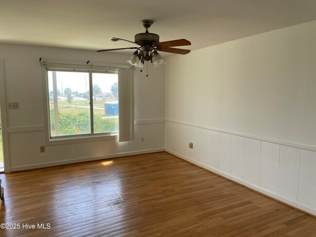 Foto del edificio - 133 SE 48th St