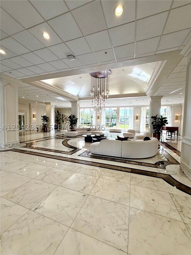 Building Photo - 5600 Collins Ave