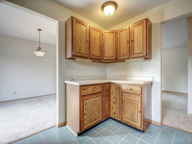 Foto del edificio - Spacious 4-Bedroom Home in Champaign