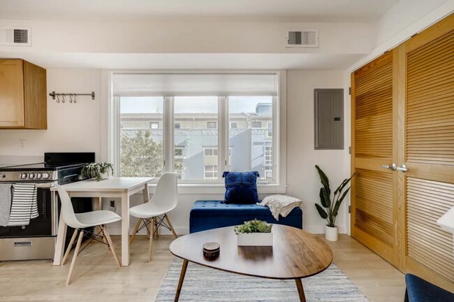 Building Photo - 3205 Carbon Plz